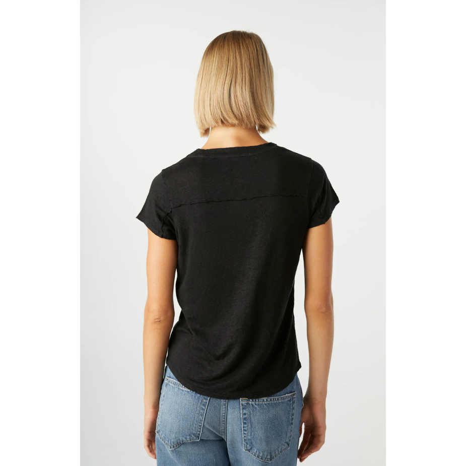 AMO SWEETNESS VNECK