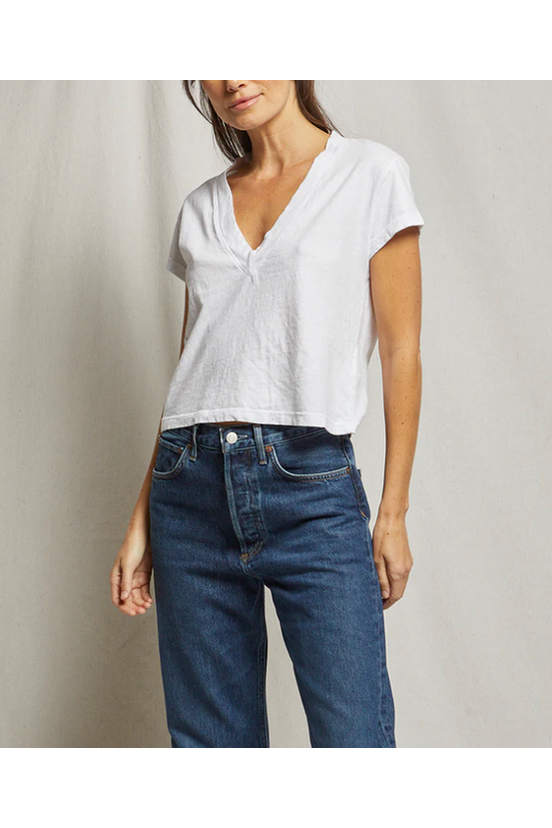 ALANIS V NECK TEE
