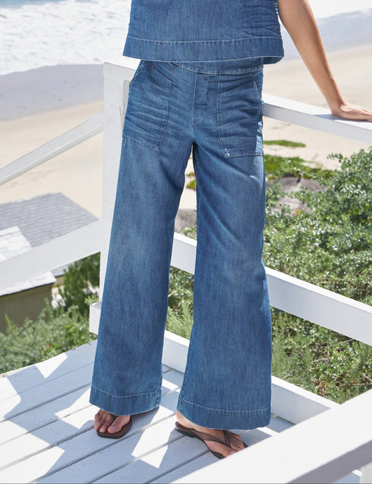 Frank & Eileen Patch Pocket Pull-On Pant Distressed Indigo Washed Denim - pant available at Hiptique boutique in Woodland Hills California