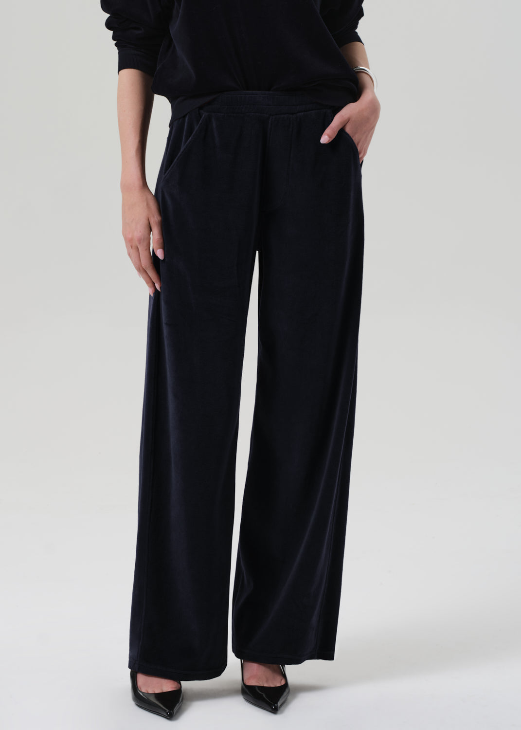 CITIZENS OF HUMANITY brynn drawstring pant in velour notte (dk navy) - Pants available at A Line Boutique in Englewood