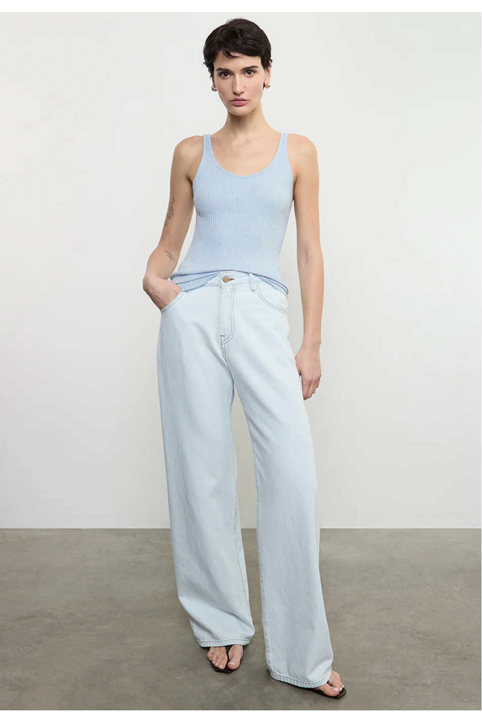 SLOUCHY STRAIGHT JEAN