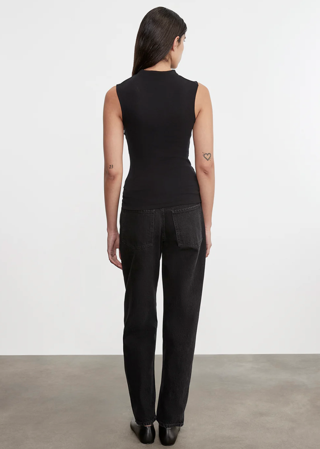 SLEEVELESS TWIST TOP