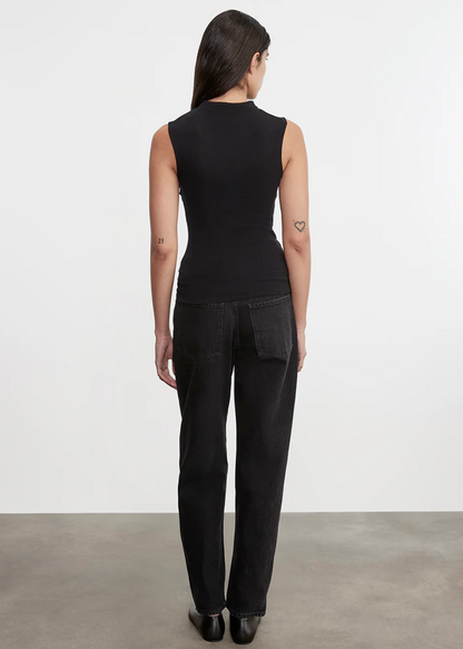 SLEEVELESS TWIST TOP
