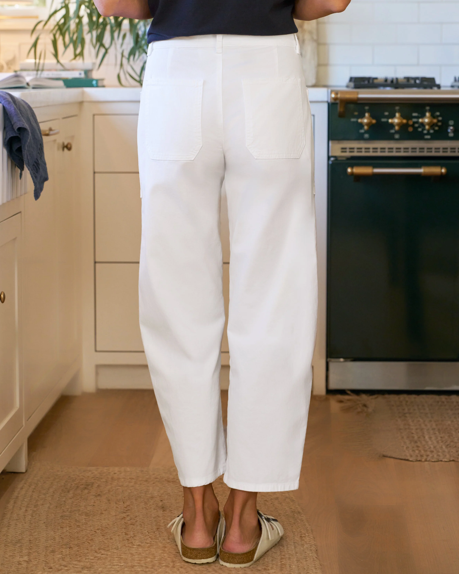 Frank & Eileen Bray Barrel Pant - relaxed barrel fit trouser side view