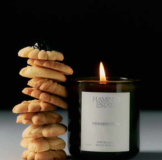 Flamingo Estate Prinsesstarta Candle - hand-poured scented candle detail view
