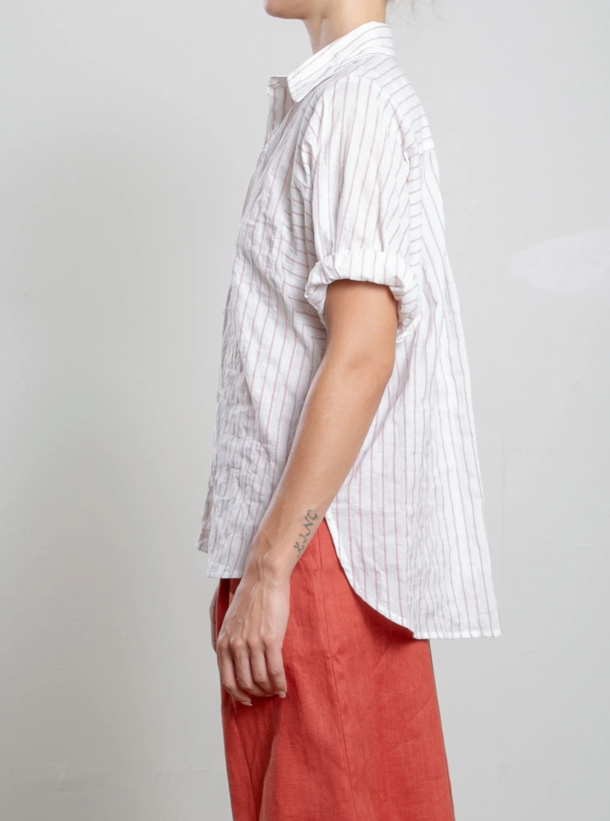 Pharaoh Claude Shirt - relaxed linen shirt side view